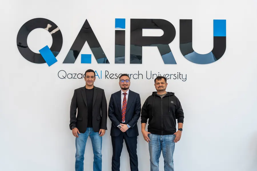 Хишам Нуху, ректор QAIRU и Давид Туганов в Qazaq AI Research University.